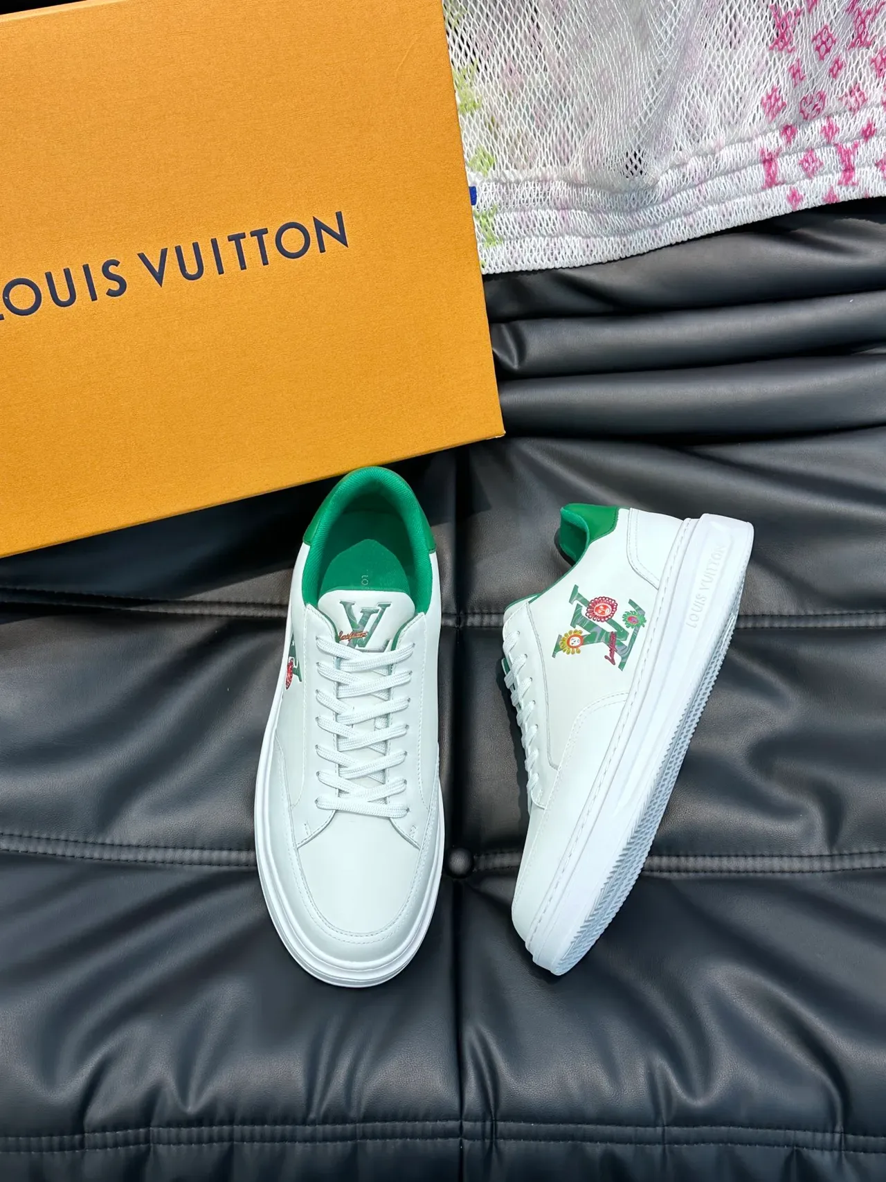 Louis Vuitton LV Trainer सादा সবুজ চামড়া নিম্ন-টপ ফ্লোরাল-এমব্রয়ডারি মোনোগ্রাম লাইফস্টাইল স্নিকার 4