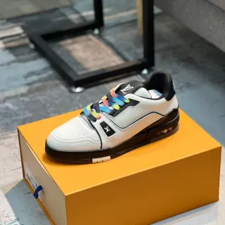Louis Vuitton LV Trainer Tênis Lifestyle Branco Multicolor Couro Superior Fechamento Duas Tirantes