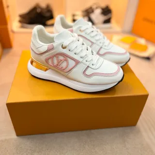Louis Vuitton LV Trainer sneakers lifestyle blancos y rosados con bordes de cuero