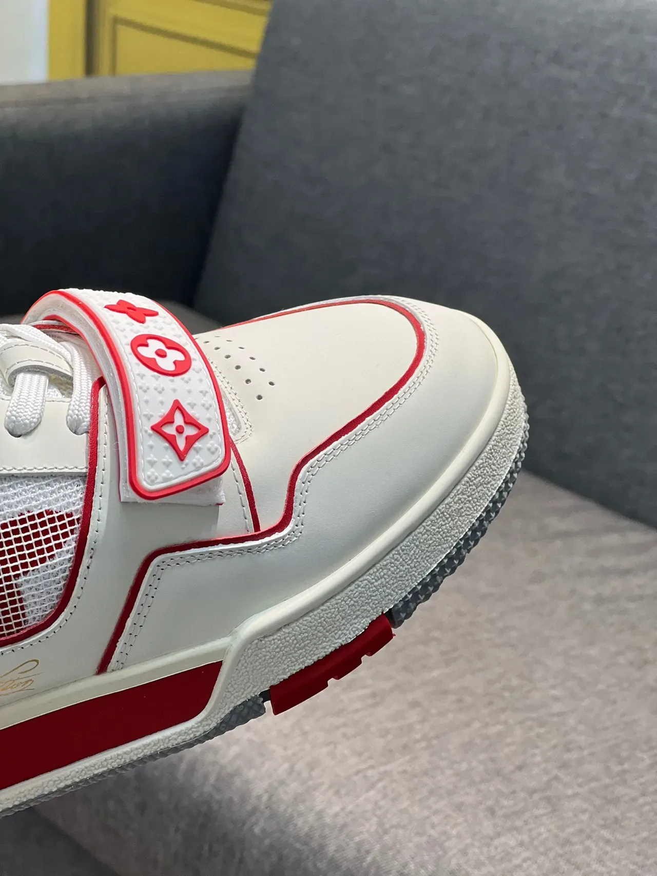 Louis Vuitton LV Trainer Chaussures Lifestyle Monogrammées à Lacets Blanc et Rouge Low-Top 4