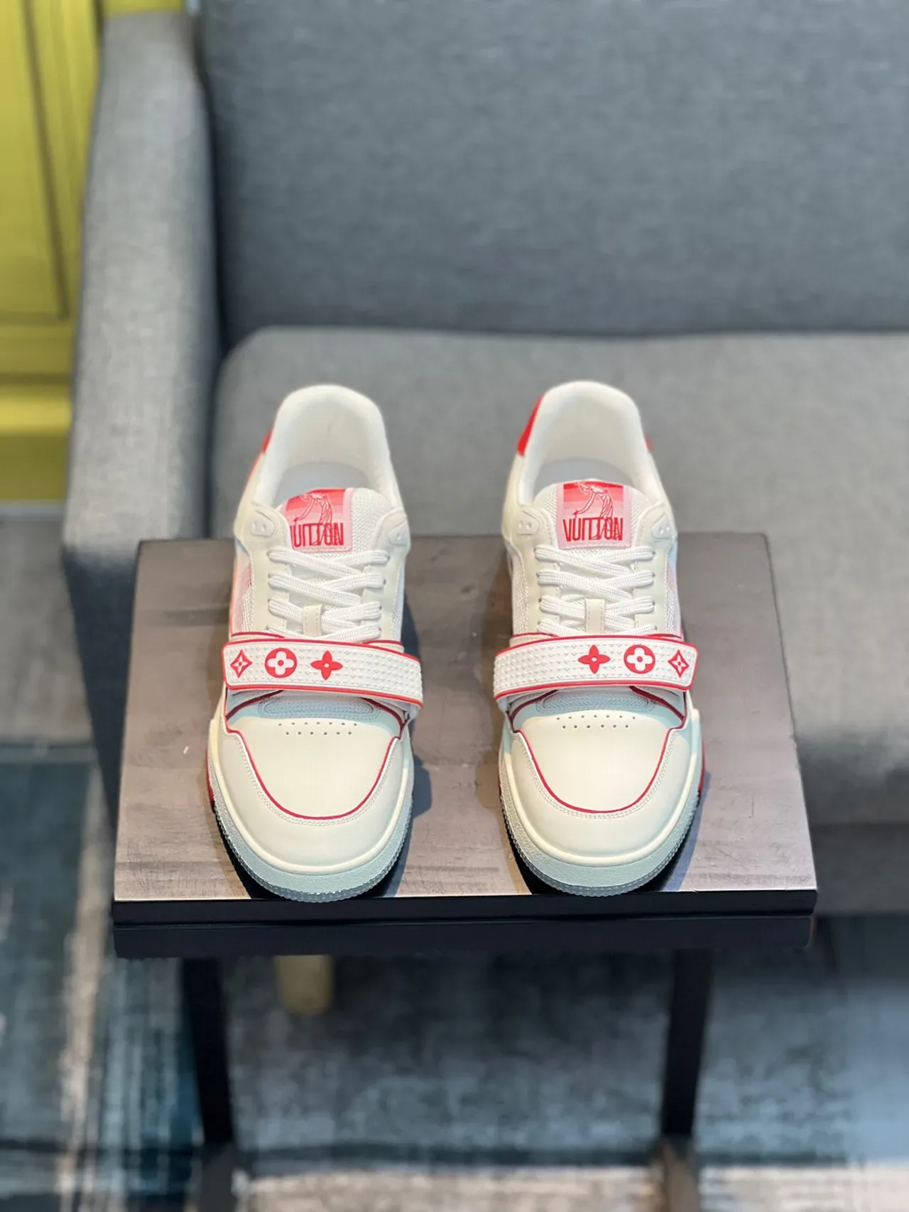 Louis Vuitton LV Trainer Chaussures Lifestyle Monogrammées à Lacets Blanc et Rouge Low-Top 6
