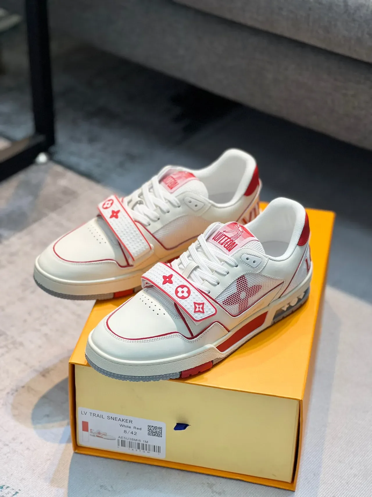 Louis Vuitton LV Trainer Chaussures Lifestyle Monogrammées à Lacets Blanc et Rouge Low-Top 7