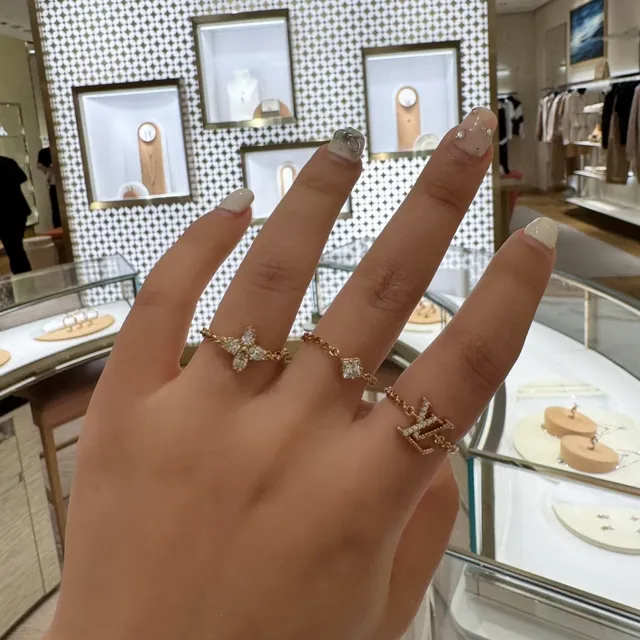 Louis Vuitton LV Volt and Flower Ring Set Gold Transparent Crystals Ring 6