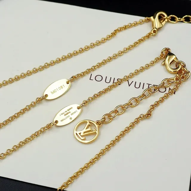 Louis Vuitton LV x YK आइकोनिक गोल्ड ब्लैक चेन मोनोग्राम पेंडेंट नेकलेस 2