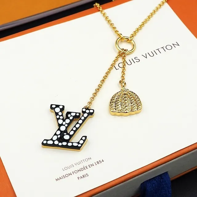 Louis Vuitton LV x YK आइकोनिक गोल्ड ब्लैक चेन मोनोग्राम पेंडेंट नेकलेस 3