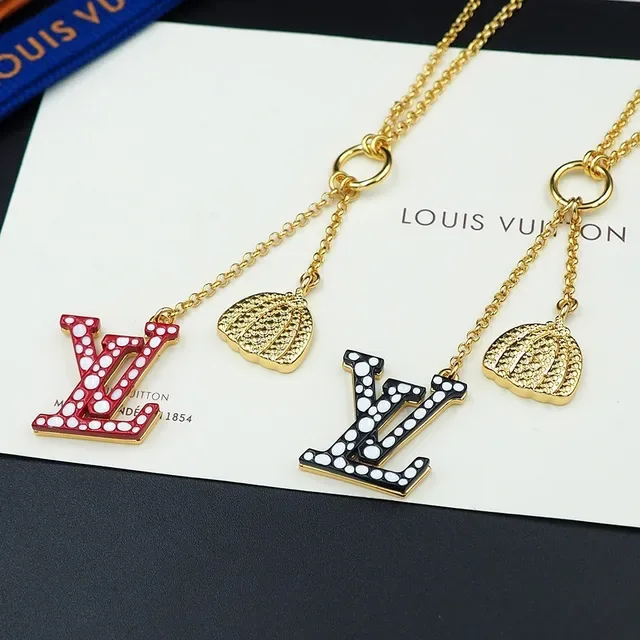 Louis Vuitton LV x YK आइकोनिक गोल्ड ब्लैक चेन मोनोग्राम पेंडेंट नेकलेस 4