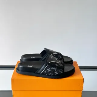 Louis Vuitton Mónogram Lona Slide