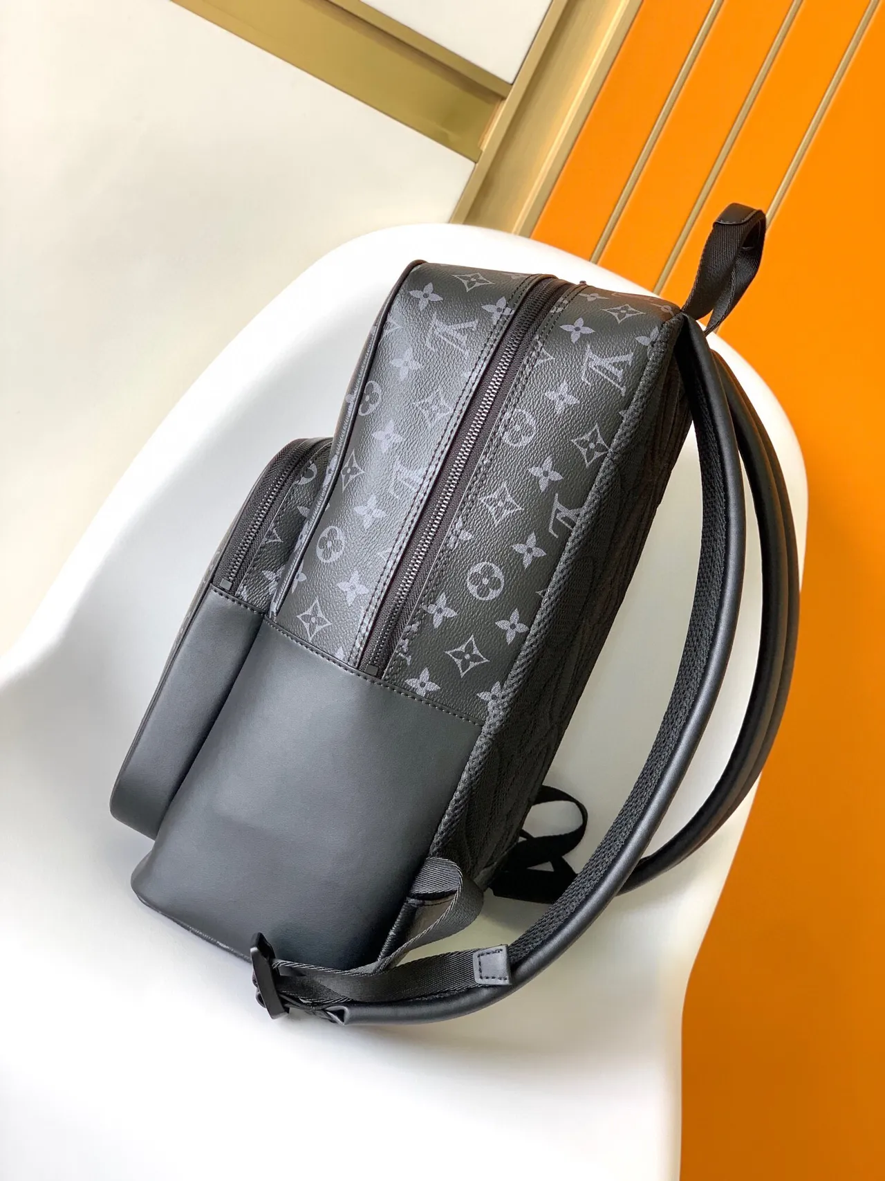 Louis Vuitton Monogram Eclipse 黑灰色休闲背包 5