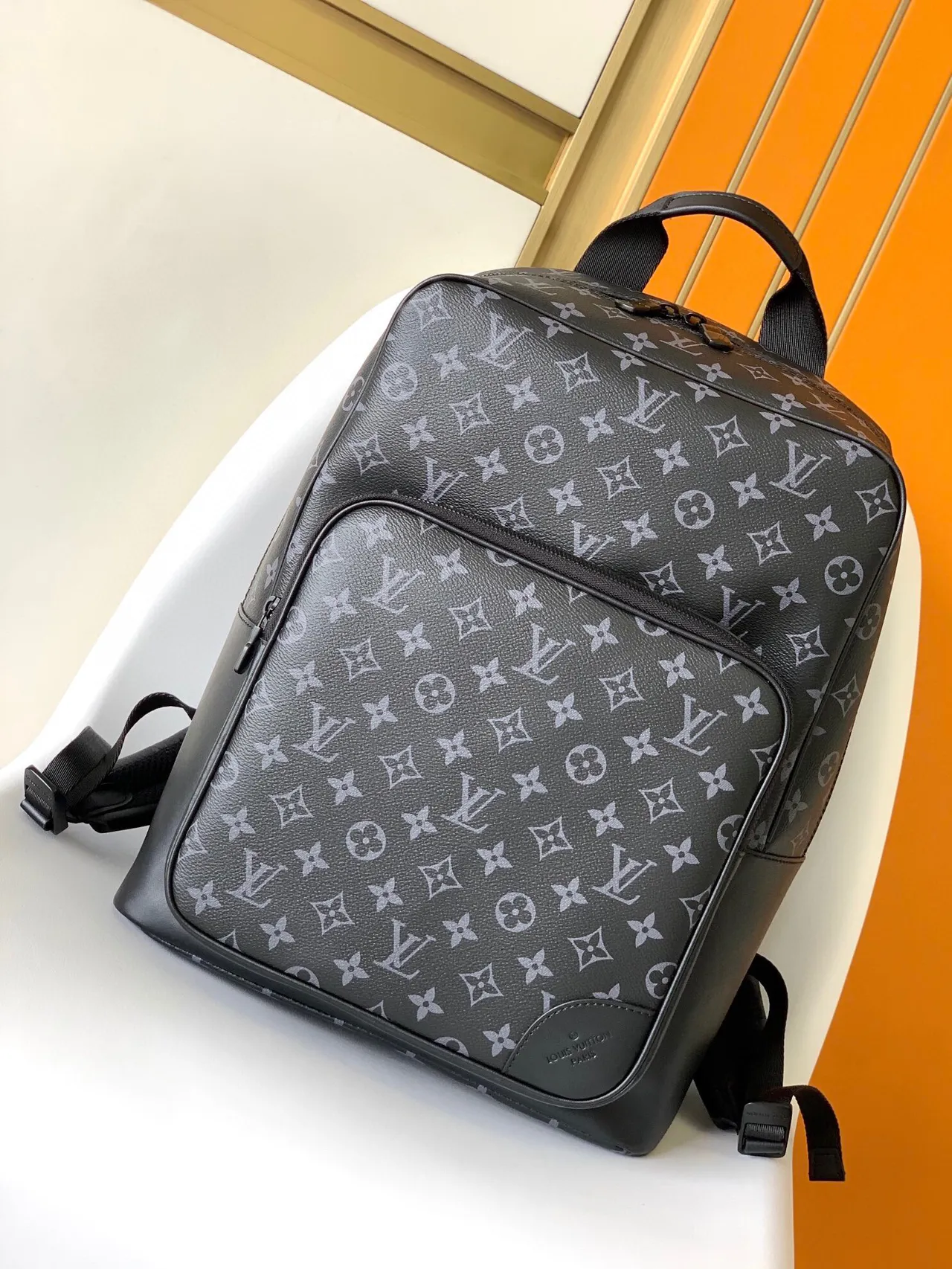 Louis Vuitton Monogram Eclipse 黑灰色休闲背包 6