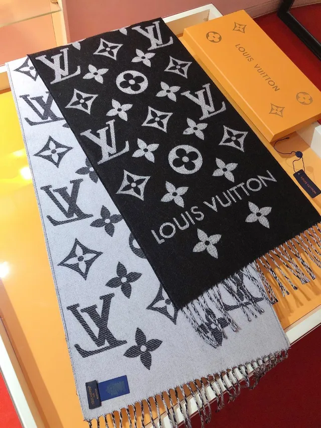 Louis Vuitton Monogram Floral কালো ও ধূসর ক্যাশমিয়ার স্কার্ফ 6