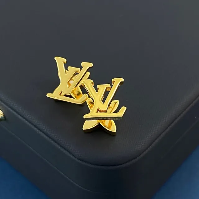 Louis Vuitton Monogram Flower Rose Gold and Yellow Gold Crystal Pearl Earrings 7