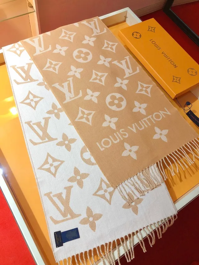 Louis Vuitton Monogram Jacquard বেইজ এবং হোয়াইট ক্যাশমিয়ার শাল 6