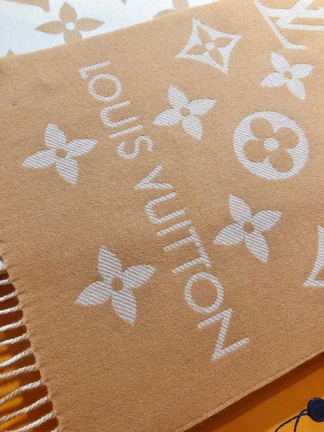 Louis Vuitton Monogram Jacquard বেইজ এবং হোয়াইট ক্যাশমিয়ার শাল 8