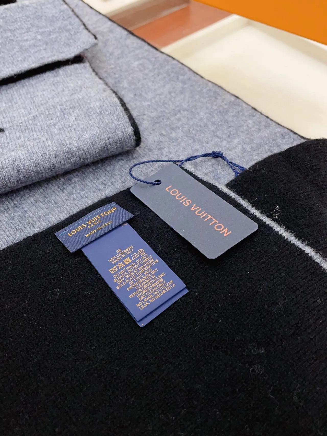 Louis Vuitton Monogram Knit নেভি ও গ্রে ক্যাশমিয়ার স্কার্ফ 8