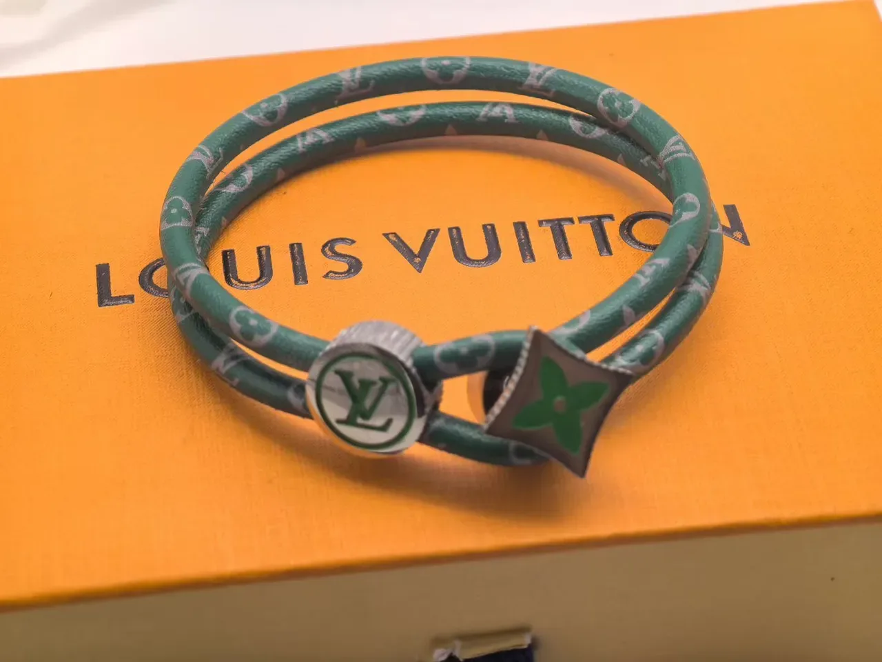 Pulseira Louis Vuitton Monograma Couro Preto Vermelho Dupla Enrolação Cordão 3