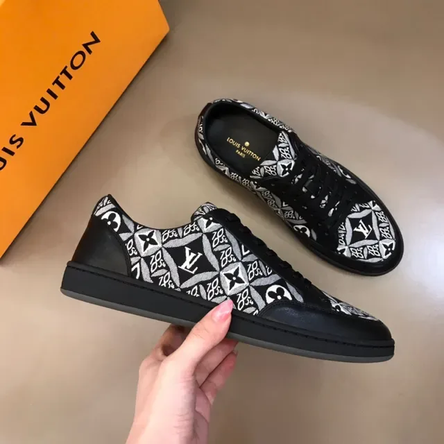 Louis Vuitton Monogram Print Black Lifestyle Sneakers 6