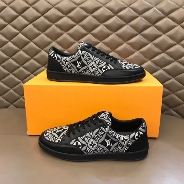 Louis Vuitton Monogram Print Black Lifestyle Sneakers 7