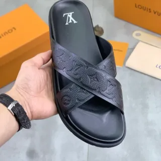 Louis Vuitton Monogram Chanclas Negras