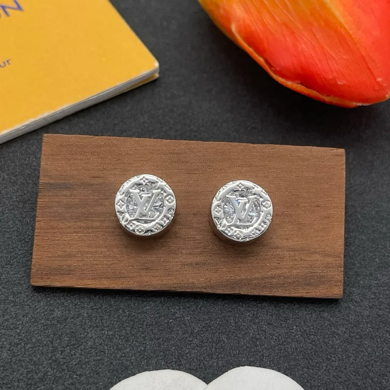 Louis Vuitton Monogram Stud Silver Transparent Circular Earrings 9