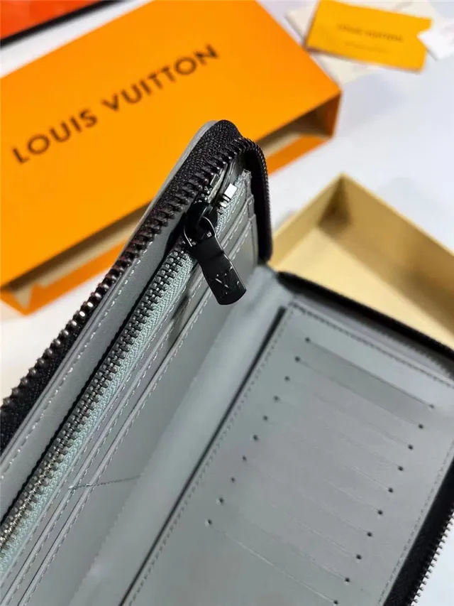 Louis Vuitton Monogram World Tour Portefeuille Long Gris Clair 3