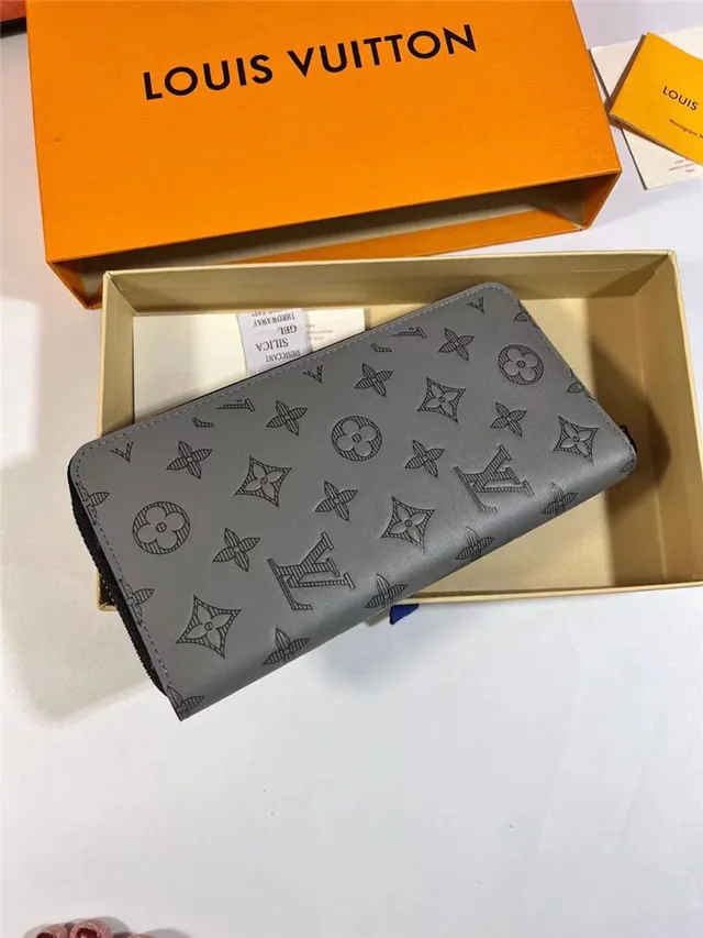 Louis Vuitton Monogram World Tour Portefeuille Long Gris Clair 8