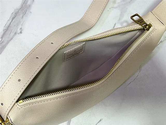 Louis Vuitton Moon Belt Bag Bolsa de Cintura de Couro Pebbled Preto de Moda 3