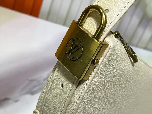 Louis Vuitton Moon Belt Bag Bolsa de Cintura de Couro Pebbled Preto de Moda 6