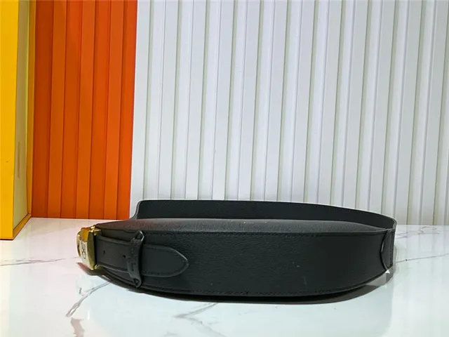 Louis Vuitton Moon Belt Bag Bolsa de Cintura de Couro Pebbled Preto de Moda 21