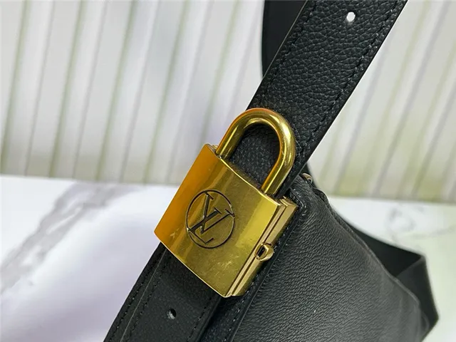 Louis Vuitton Moon Belt Bag Bolsa de Cintura de Couro Pebbled Preto de Moda 23