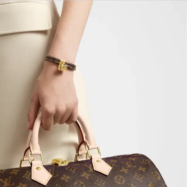 Louis Vuitton Petite Malle Pulsera Cuero Monogram Trenzada Oro-Tono 3