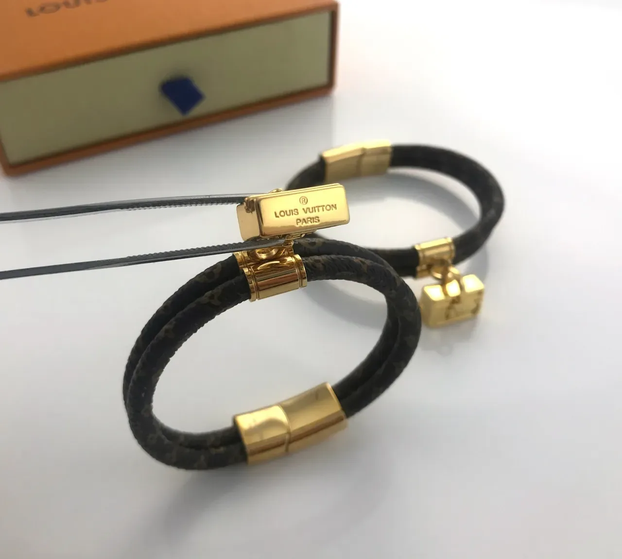 Louis Vuitton Petite Malle Pulsera Cuero Monogram Trenzada Oro-Tono 5