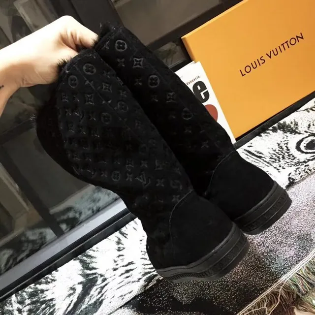 Louis Vuitton Run Away Botas de rodilla de terciopelo negro y dorado monogramadas con forro de shearling y puño 2