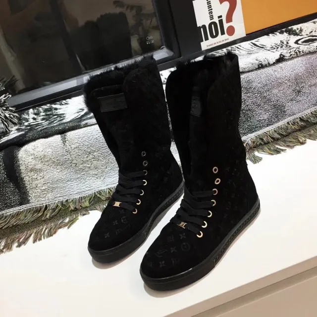 Louis Vuitton Run Away Botas de rodilla de terciopelo negro y dorado monogramadas con forro de shearling y puño 5