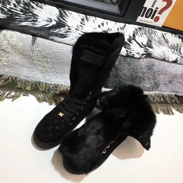 Louis Vuitton Run Away Botas de rodilla de terciopelo negro y dorado monogramadas con forro de shearling y puño 6
