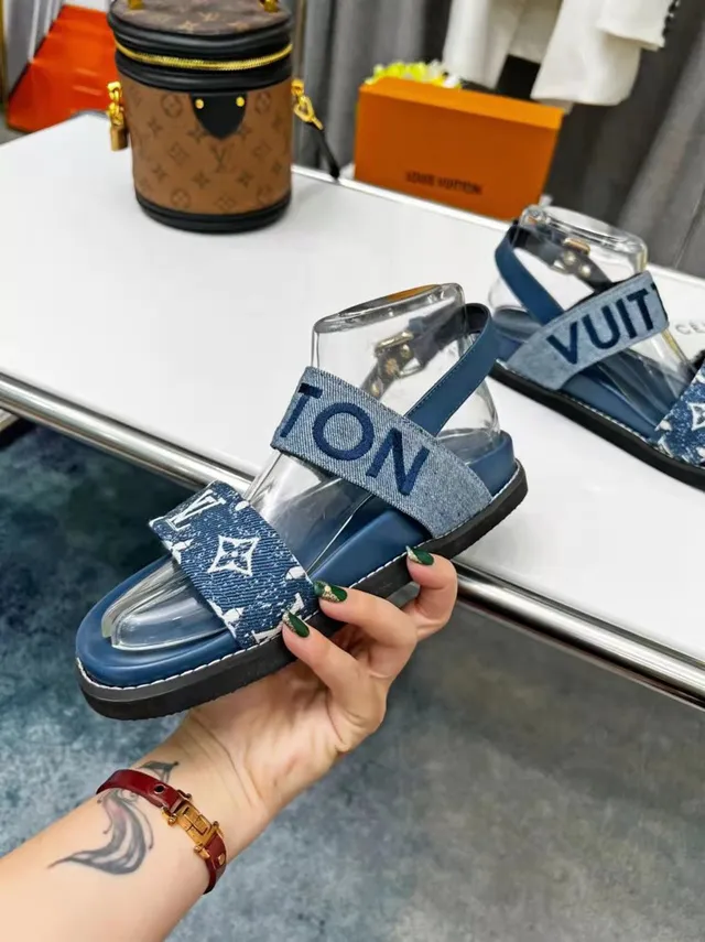 Louis Vuitton Run Away Denim e Monogram Strap Sandálias Casual 2