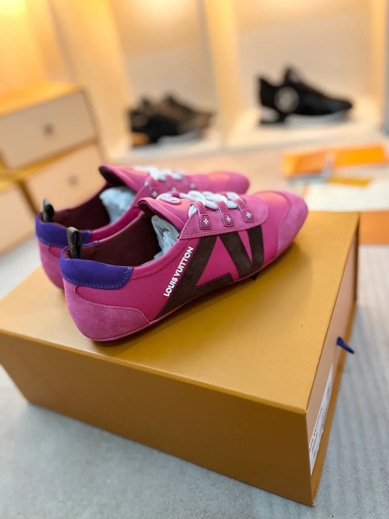 路易威登 Run Away Fuchsia Brown Purple 生活风格运动鞋 4