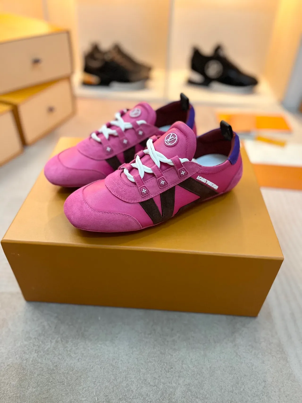 路易威登 Run Away Fuchsia Brown Purple 生活风格运动鞋 5