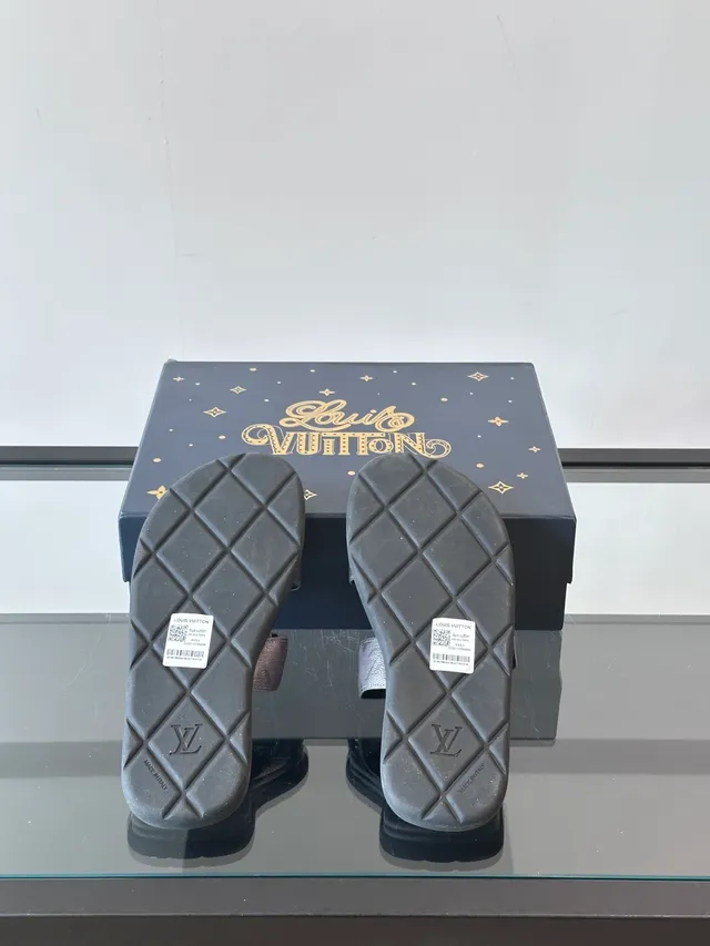 Louis Vuitton Run Away Monogram sandales casuales à double sangle avec boucle 3