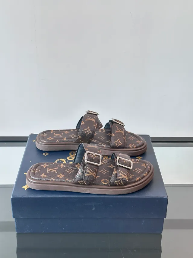 Louis Vuitton Run Away Monogram sandales casuales à double sangle avec boucle 7