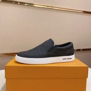 Louis Vuitton Run Away Tênis Lifestyle Slip-On Matelassados