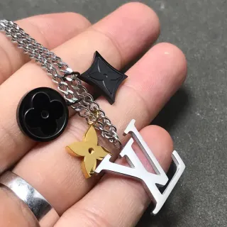 Colar Corrente Louis Vuitton Prata Preto Multi-Charm