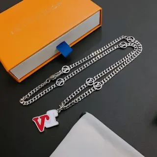 Colar Louis Vuitton Corrente Curb Esmaltado Pingente Prata e Vermelho