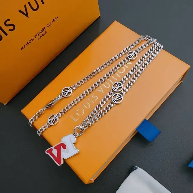 Louis Vuitton Silver Red Curb Chain Enamel Pendant Necklace 8