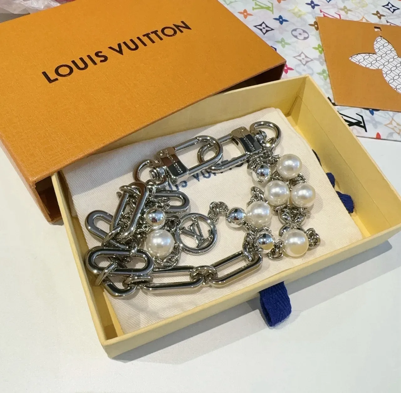 Louis Vuitton Colar Corrente de elos Prata Branco com acentos de pérola cultivada 7