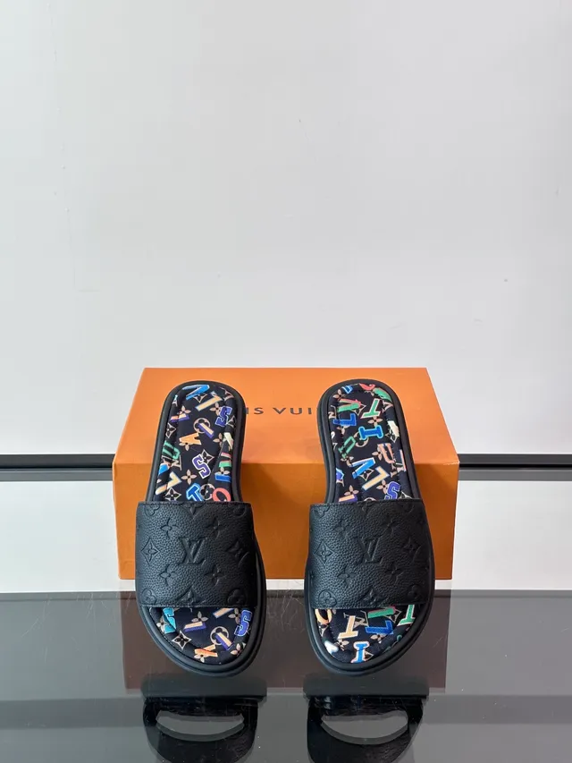 路易威登 Slide 蓝色白色模制橡胶鞋底压印花纹带拖鞋 13