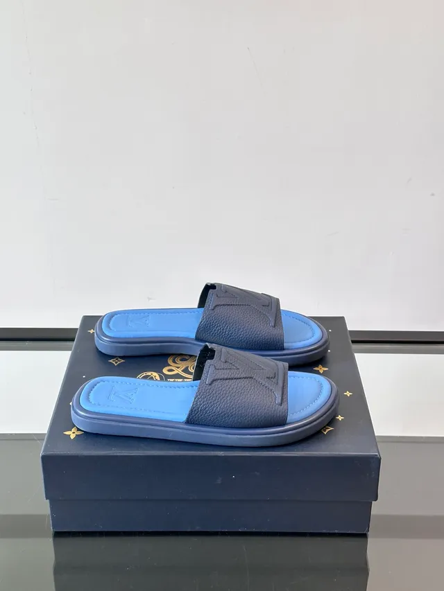 路易威登 Slide 蓝色白色模制橡胶鞋底压印花纹带拖鞋 14