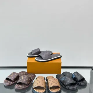 Louis Vuitton Slide Monogram Canvas 拖鞋