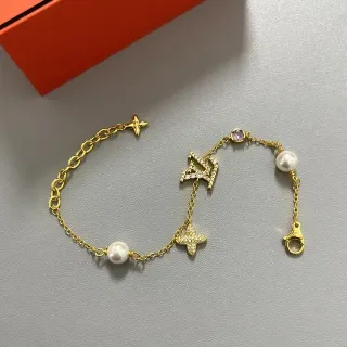 لويس فيتون Star & Monogram Crystal Pearl سوار
