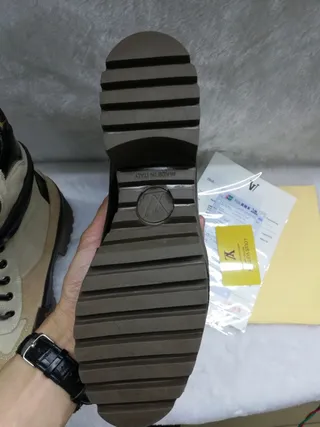 Louis Vuitton Trekking Boot Botas de tobillo Beige Monograma Ante y Charol 2