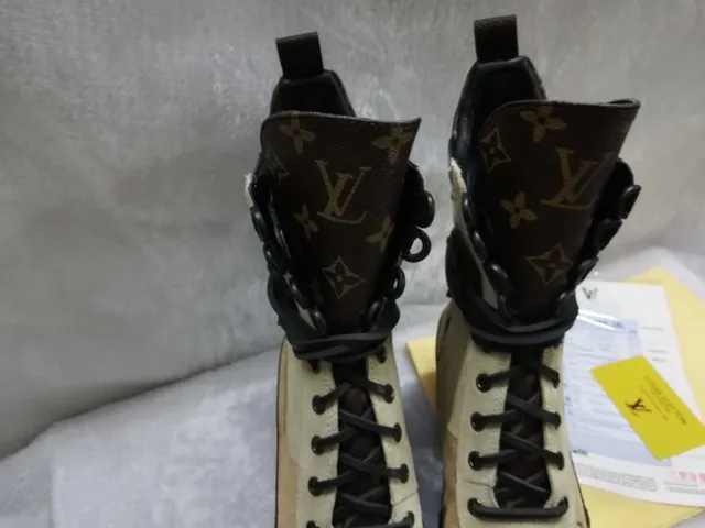 Louis Vuitton Trekking Boot Botas de tobillo Beige Monograma Ante y Charol 4